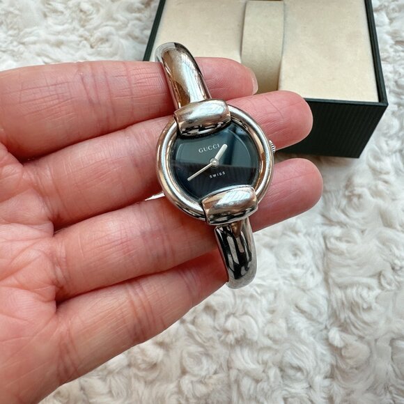 Authentic Vintage Gucci 1400L Stainless Steel Ladies Bangle Watch - Picture 5 of 12
